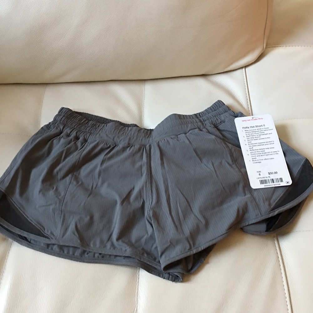 NWT SLTE LULULEMON HOTTY HOT SHORT II - - Size 10 - Picture 3 of 7